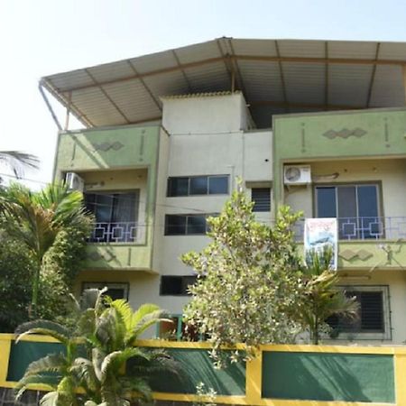 Gulmohar Cottages - Home Stay In Алибаг Экстерьер фото